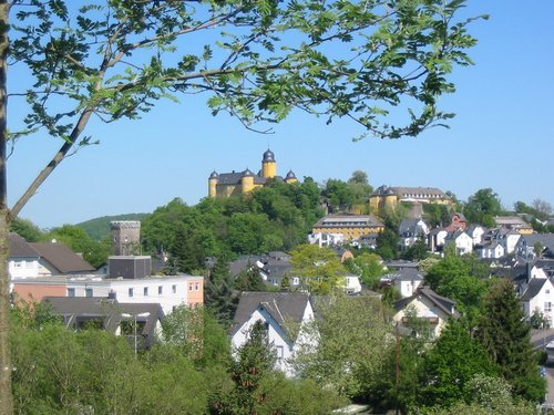 Montabaur-Blick auf Schloss.jpg - Montabaur - Blick auf das Schloss